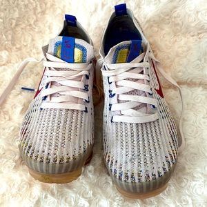 Nike Air VaporMax Flyknit 3
Light Violet Noble Red (Women's)